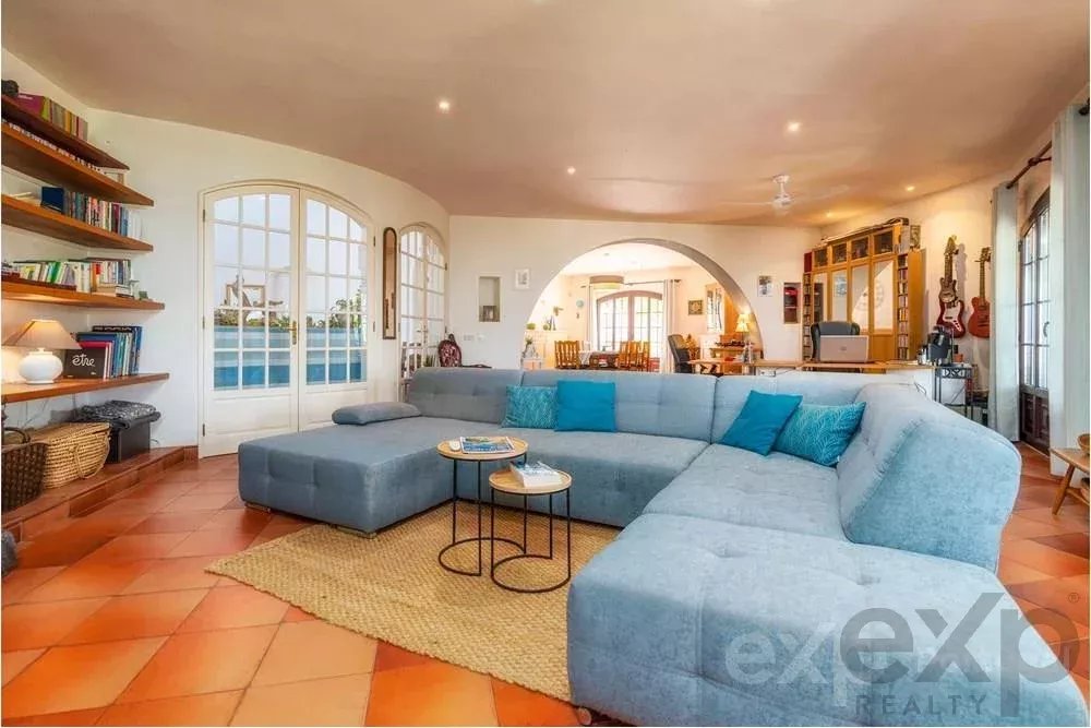 Magnificent property with swimming pool and sea view 85506554 image 11