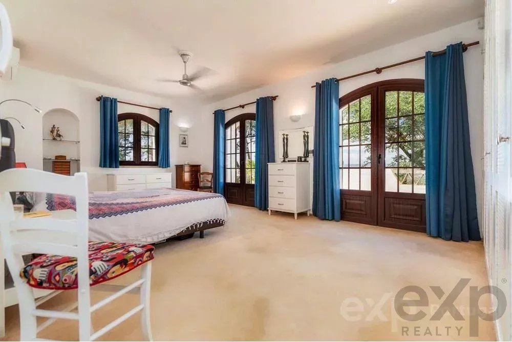 Magnificent property with swimming pool and sea view 85506554 image 20