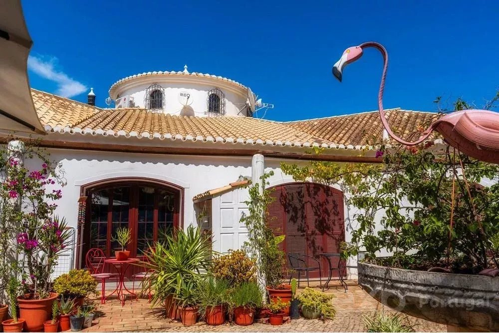 Magnificent property with swimming pool and sea view 85506554 image 24