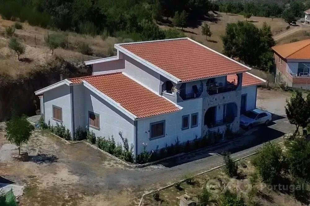 Moradia à venda em Suçães, Bairro São Gil, 171, 5370-642 Suçães, 427 m²