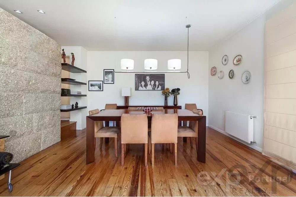 MORADIA T4 + 1 CONTEMPORÂNEA | EXCELENTE INVESTIMENTO ALOJAMENTO LOCAL E TURISMO