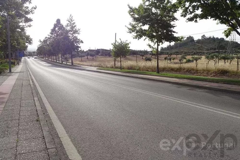 Terreno em Castelo Branco, a Lotear para construção residencial, com Plano de Pormenor aprovado e publicado