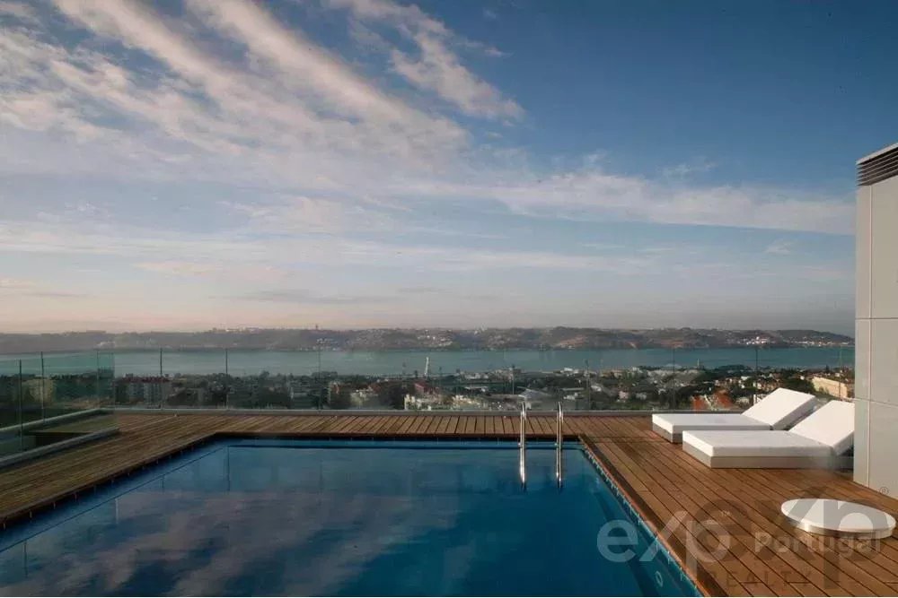 Fantastic T4 apartment in the Sky Restelo building 85506752 image 14