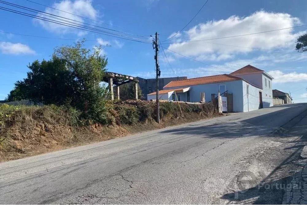 Terreno urbano para construção de moradias ou edificação de estruturas.