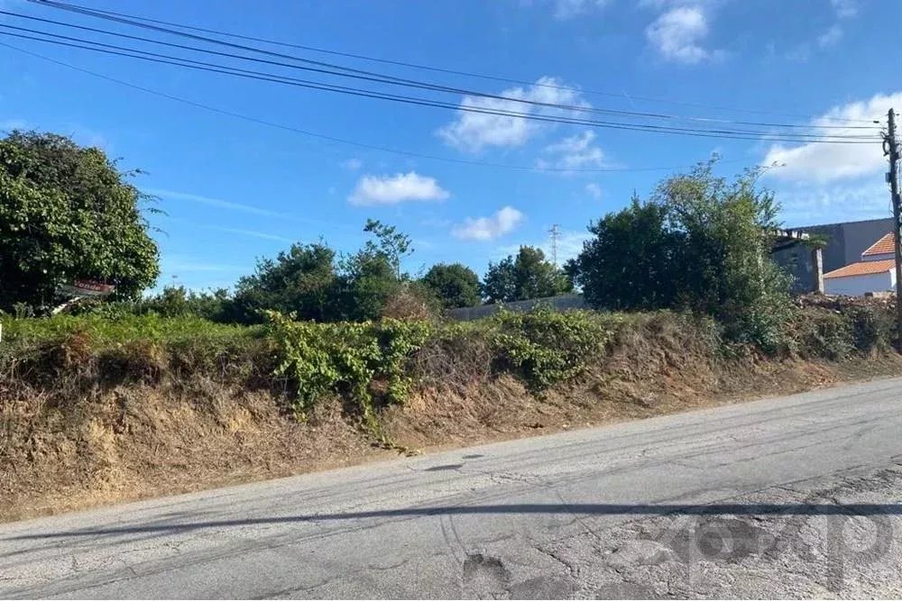 Terreno urbano para construção de moradias ou edificação de estruturas.