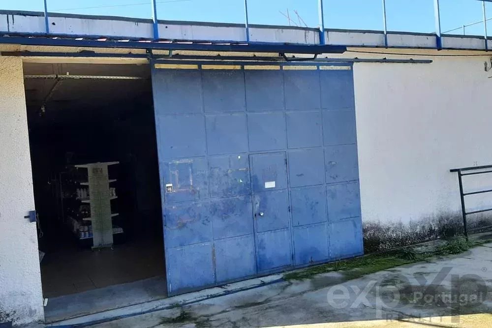 Armazém em Sanfins do Douro