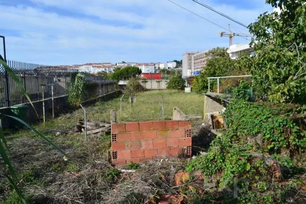 Terreno Rustico com possibilidade de passar a urbano com área total de 2000 m2