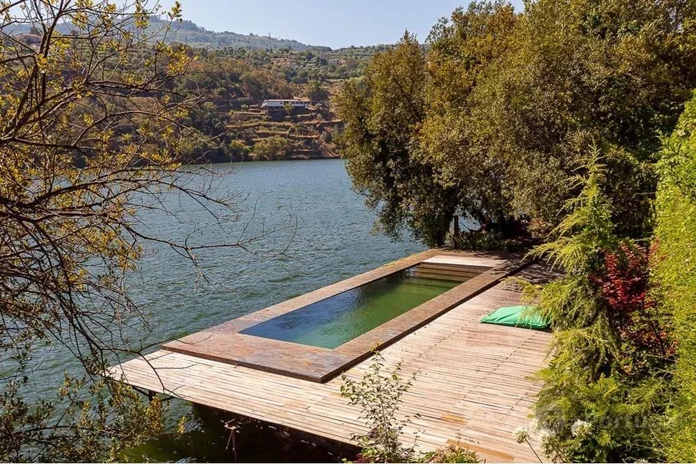 Baião Douro - Moradia com três Suites | Irreverente na sua união com o Douro!
