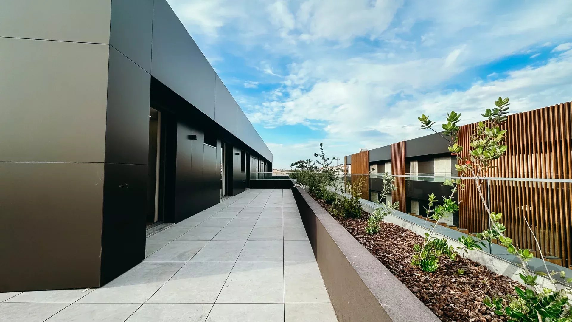 T3 RECUADO COM TERRAÇO EM CONDOMINIO PRIVADO ESPINHO