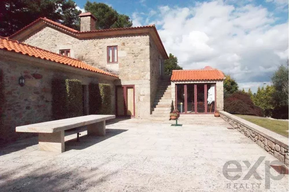 Quinta com piscina e court de ténis em Valença