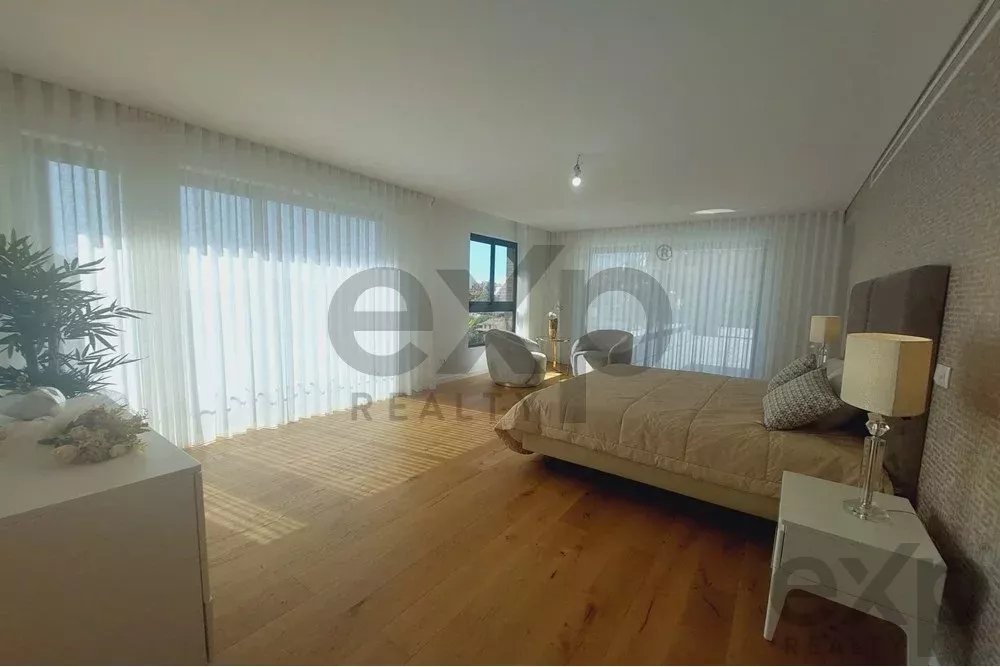 Penthouse Luxo em Funchal: Sofisticação Elevada