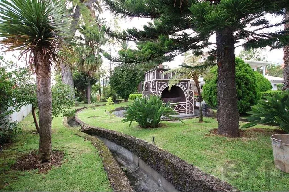 Viver com Elegância, Beleza Intemporal e Espaço Abundante: Uma Casa Senhorial Única do Século XVII, Cheia de Carácter e Conforto