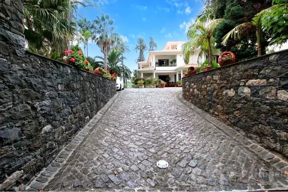 Viver com Elegância, Beleza Intemporal e Espaço Abundante: Uma Casa Senhorial Única do Século XVII, Cheia de Carácter e Conforto