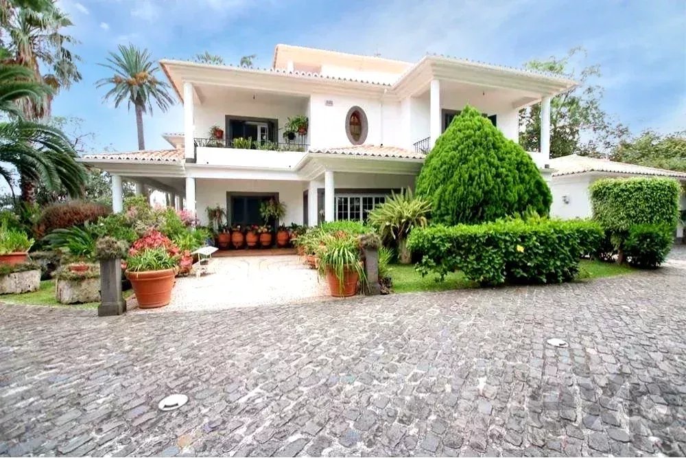 Viver com Elegância, Beleza Intemporal e Espaço Abundante: Uma Casa Senhorial Única do Século XVII, Cheia de Carácter e Conforto