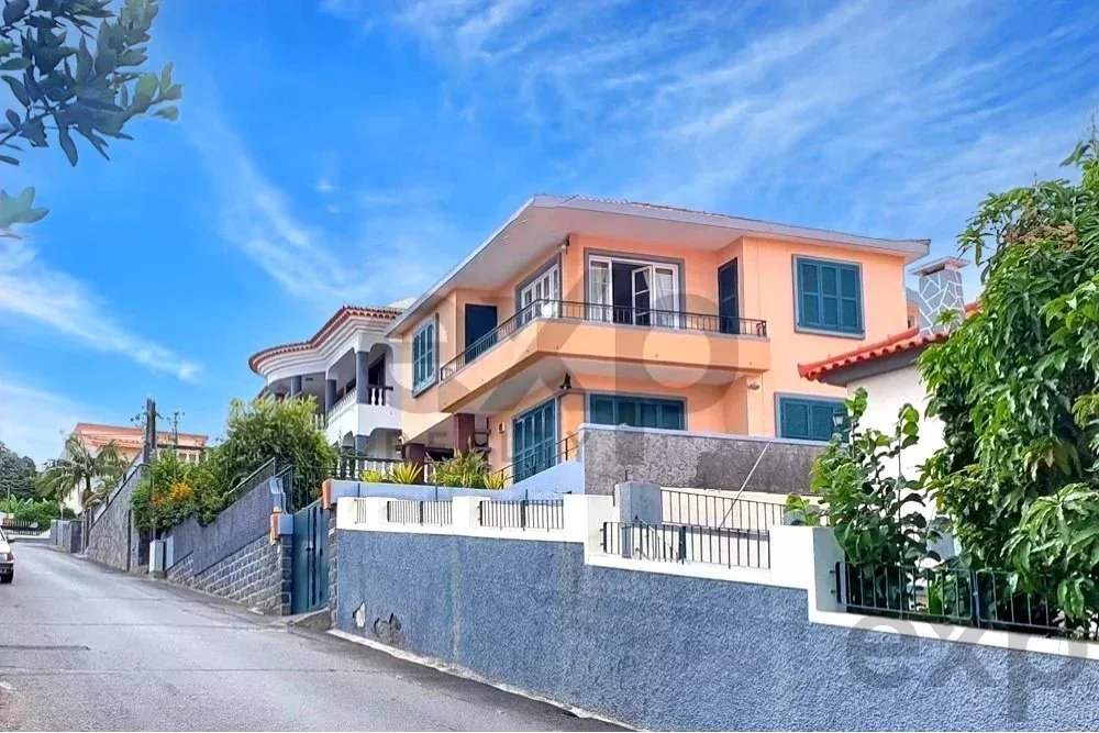 Excelente Moradia no Funchal - Madeira: Visite Agora!