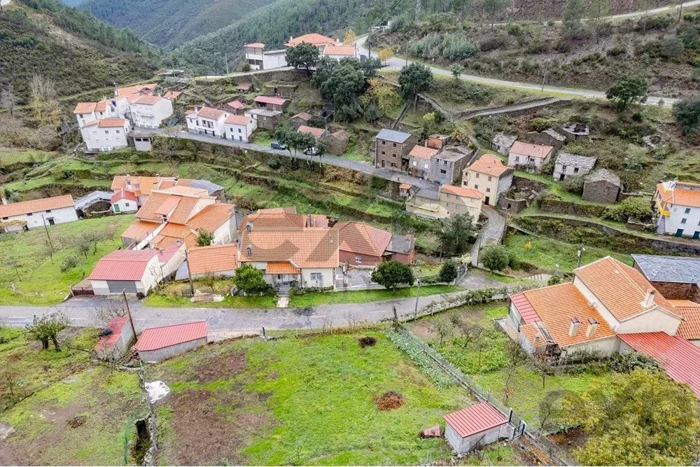 Moradia Isolada T2 em Fórnea, Piódão