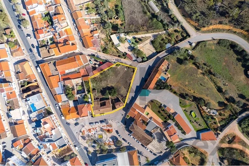 Central construction plot in Odiáxere suitable for the development of apartments or villas 85507201 image 24