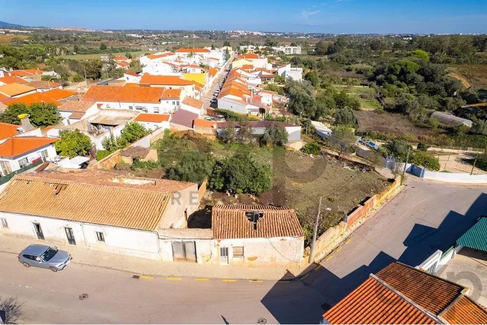 Central construction plot in Odiáxere suitable for the development of apartments or villas 85507201 image 9