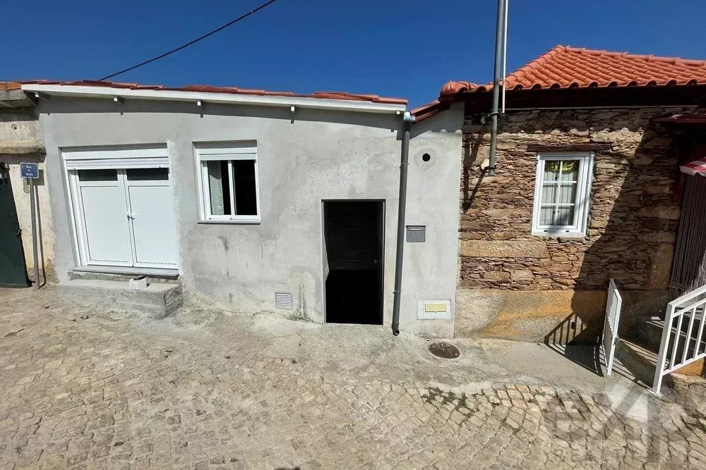 Moradia T2 em Mirandela com 110 m² à venda
