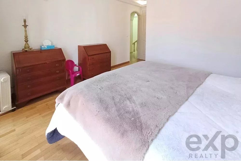 Fantastic Luxury 4‑bedroom + 1‑living‑room Property in Beja 85507396 image 13