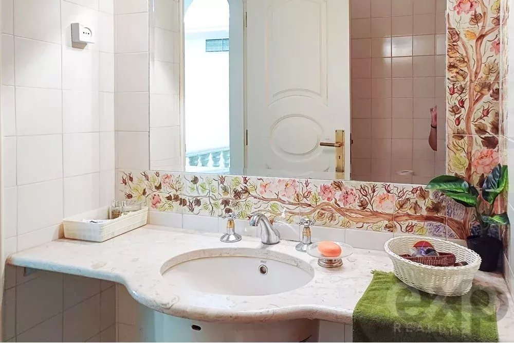 Fantastic Luxury 4‑bedroom + 1‑living‑room Property in Beja 85507396 image 25