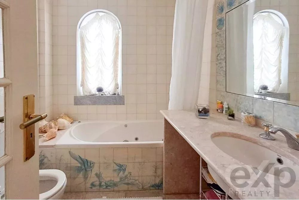Fantastic Luxury 4‑bedroom + 1‑living‑room Property in Beja 85507396 image 22