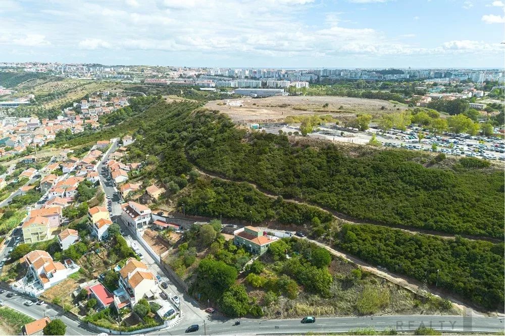 Building with excellent return on investment 85507401 image 30