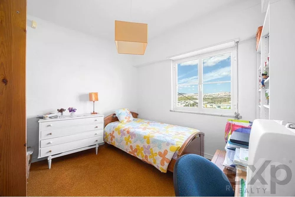 Building with excellent return on investment 85507401 image 14