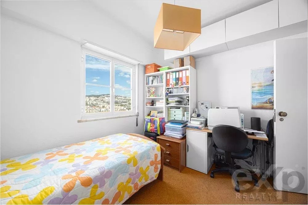 Building with excellent return on investment 85507401 image 15