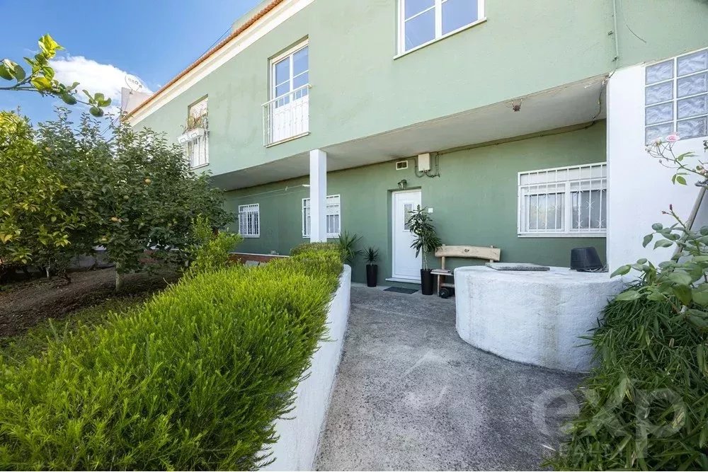 Building with excellent return on investment 85507401 image 20