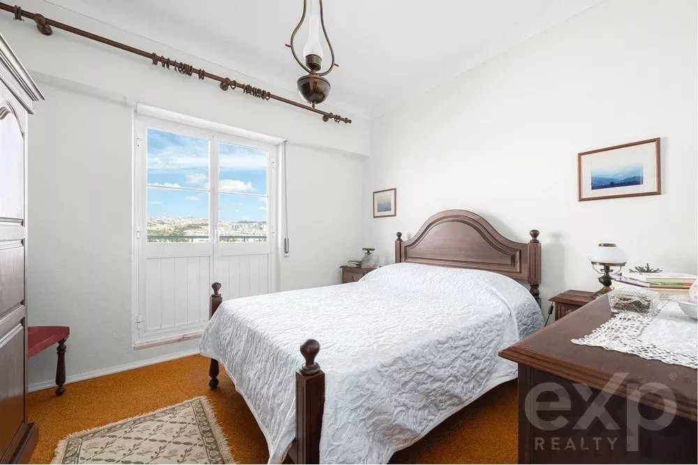 Building with excellent return on investment 85507401 image 9