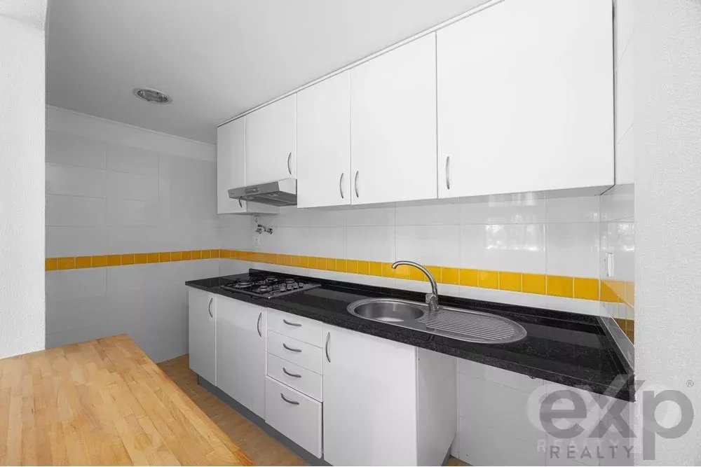 Building with excellent return on investment 85507401 image 8
