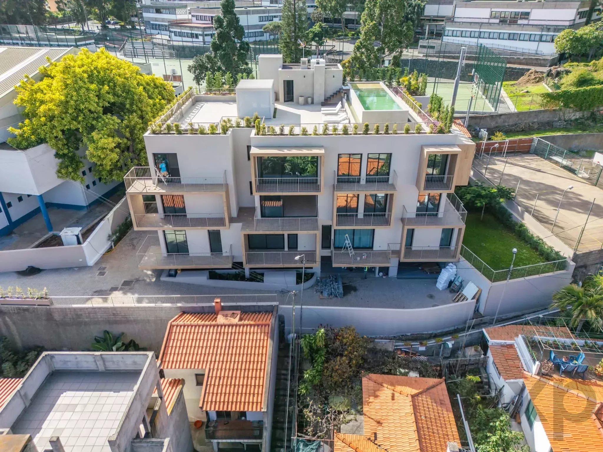 Apartamento T3 com Piscina e Vista Baia do Funchal