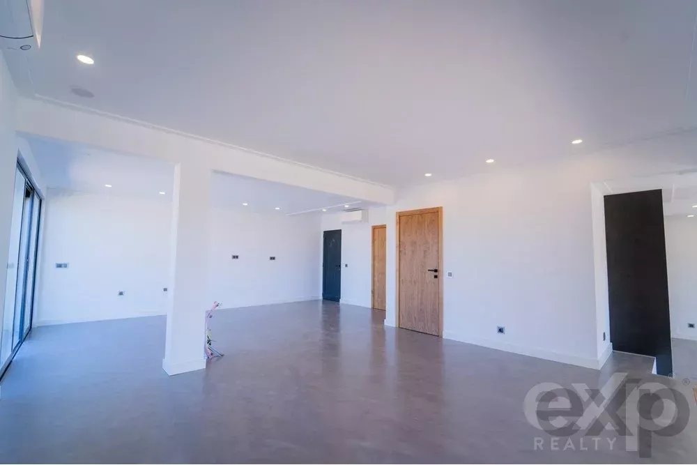 Moradia Moderna com 5 Quartos e Piscina em Quarteira 85507729 image 20