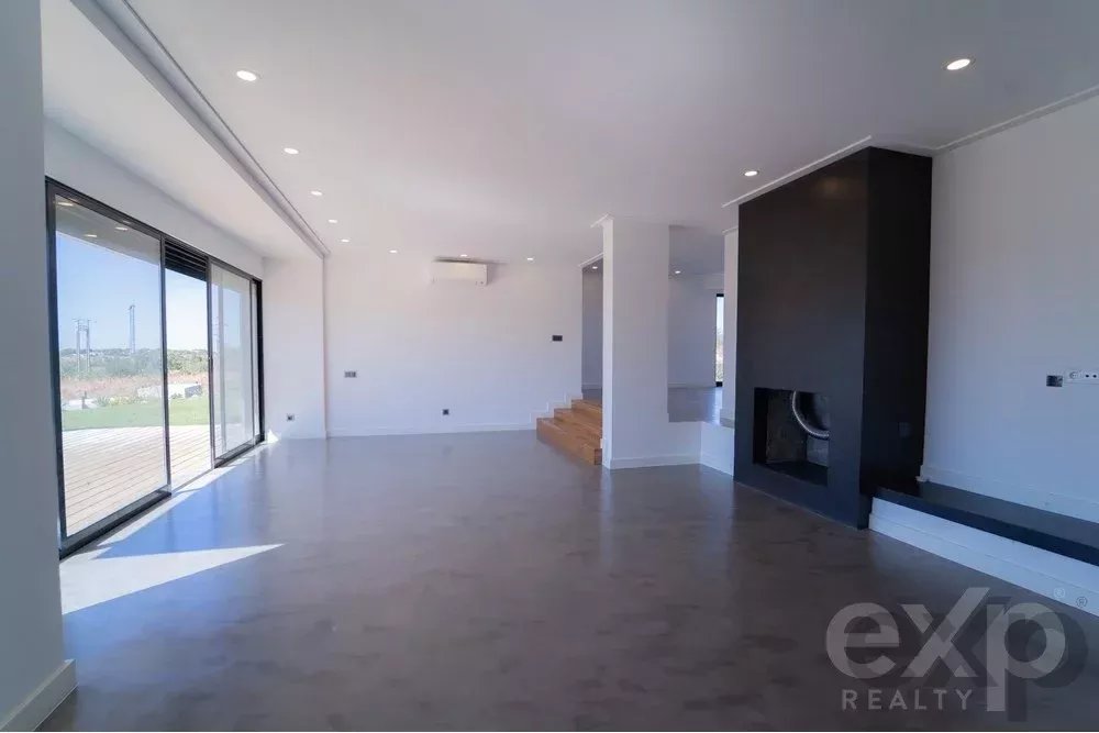Moradia Moderna com 5 Quartos e Piscina em Quarteira 85507729 image 8