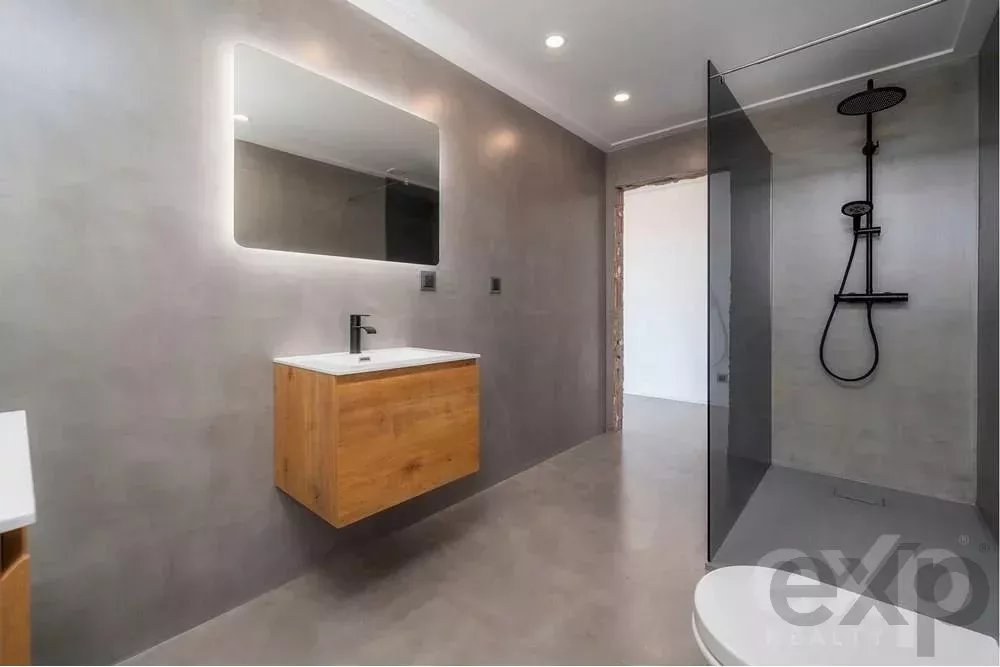 Moradia Moderna com 5 Quartos e Piscina em Quarteira 85507729 image 29