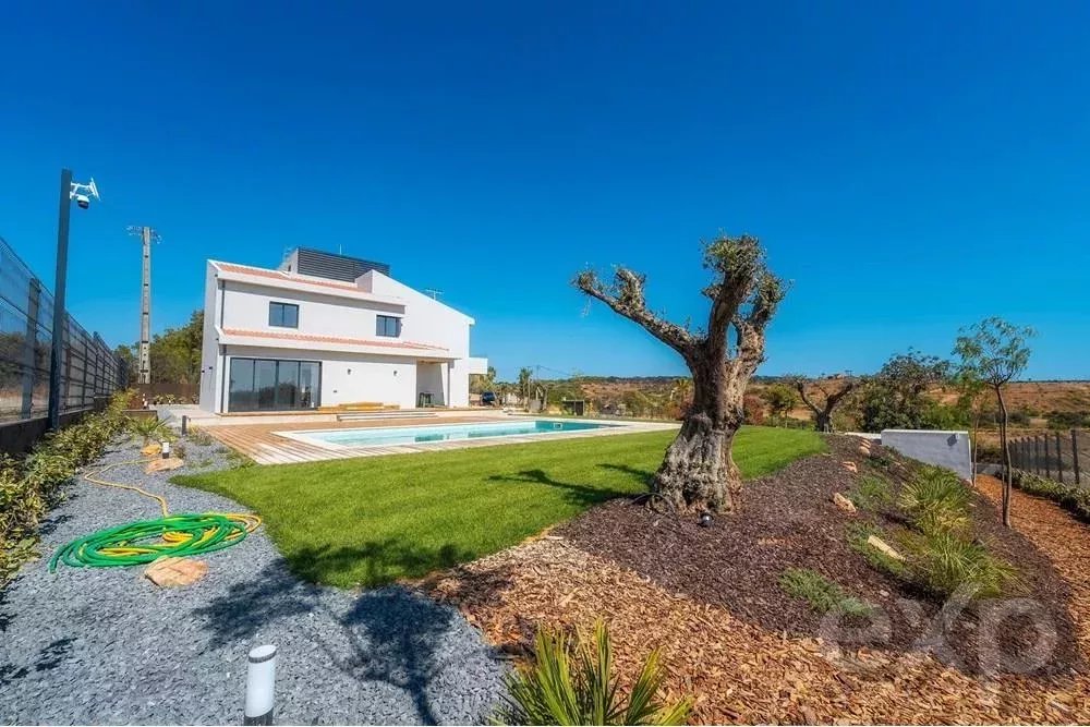 Moradia Moderna com 5 Quartos e Piscina em Quarteira 85507729 image 33