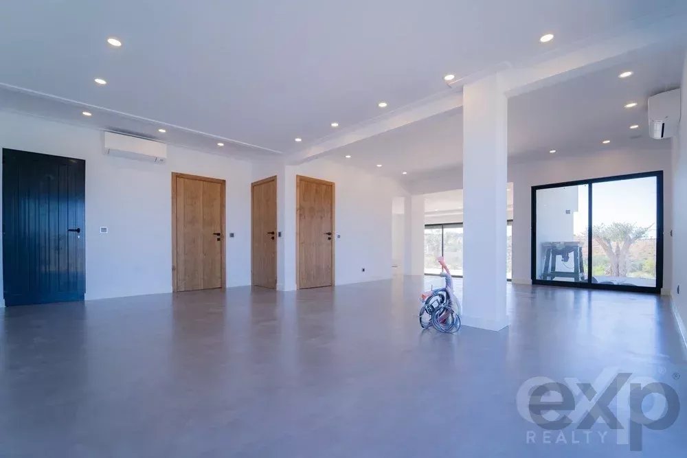 Moradia Moderna com 5 Quartos e Piscina em Quarteira 85507729 image 7