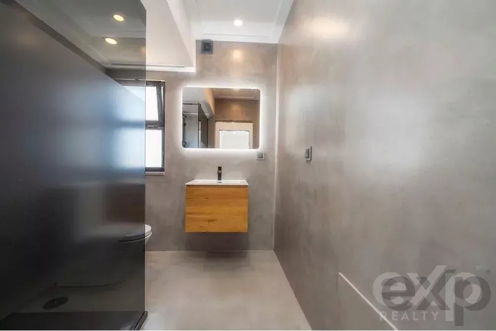Moradia Moderna com 5 Quartos e Piscina em Quarteira 85507729 image 15