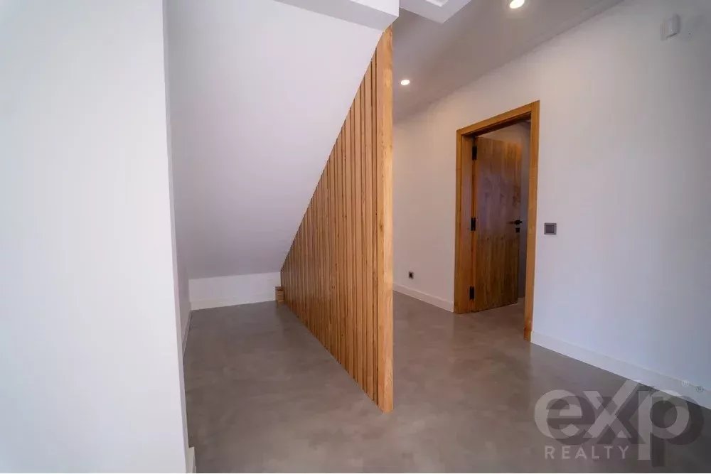 Moradia Moderna com 5 Quartos e Piscina em Quarteira 85507729 image 31