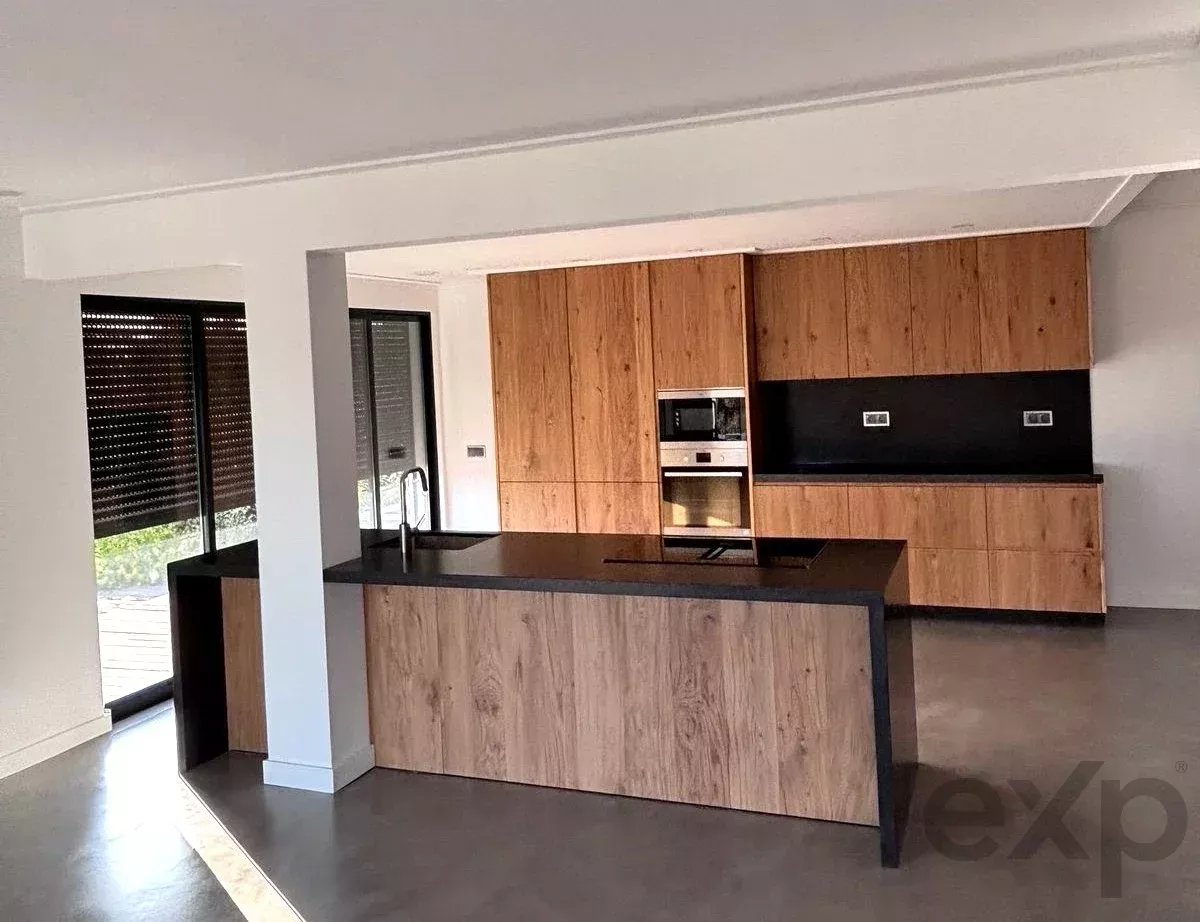Moradia à venda em Quarteira, 271 m²