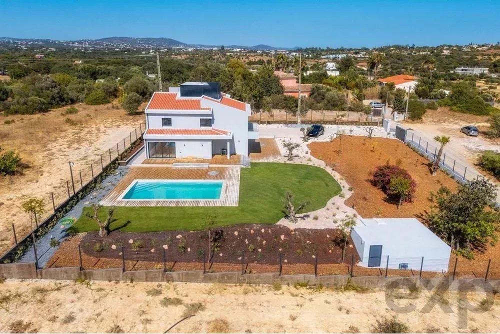 Moradia à venda em Quarteira, 271 m²