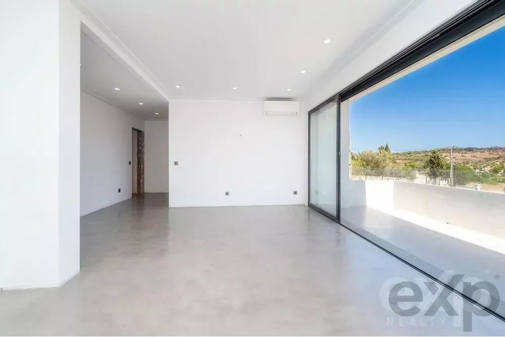 Moradia Moderna com 5 Quartos e Piscina em Quarteira 85507729 image 25