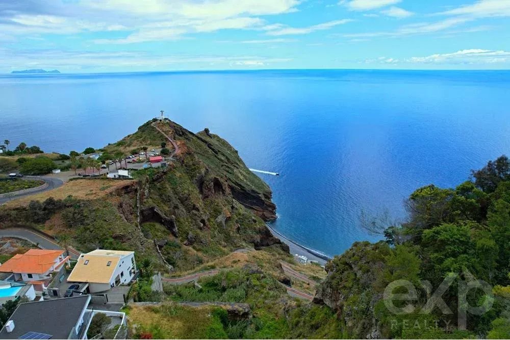 Lote de Terreno para Venda em GARAJAU - Frente ao Mar com Baixa Altitude