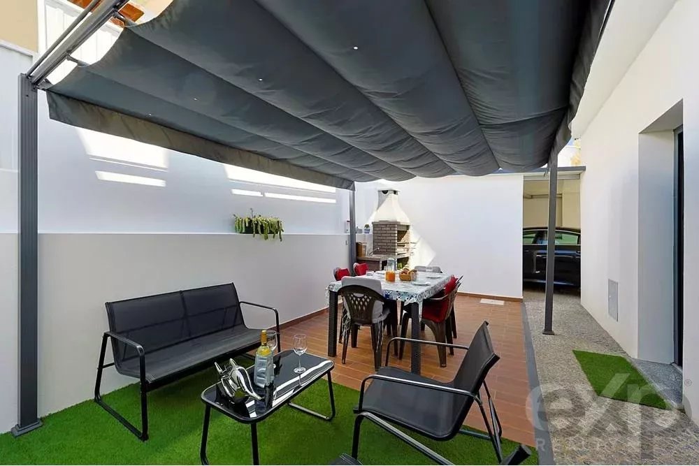 Luxury 4‑bedroom residence in Bemposta 85507817 image 17