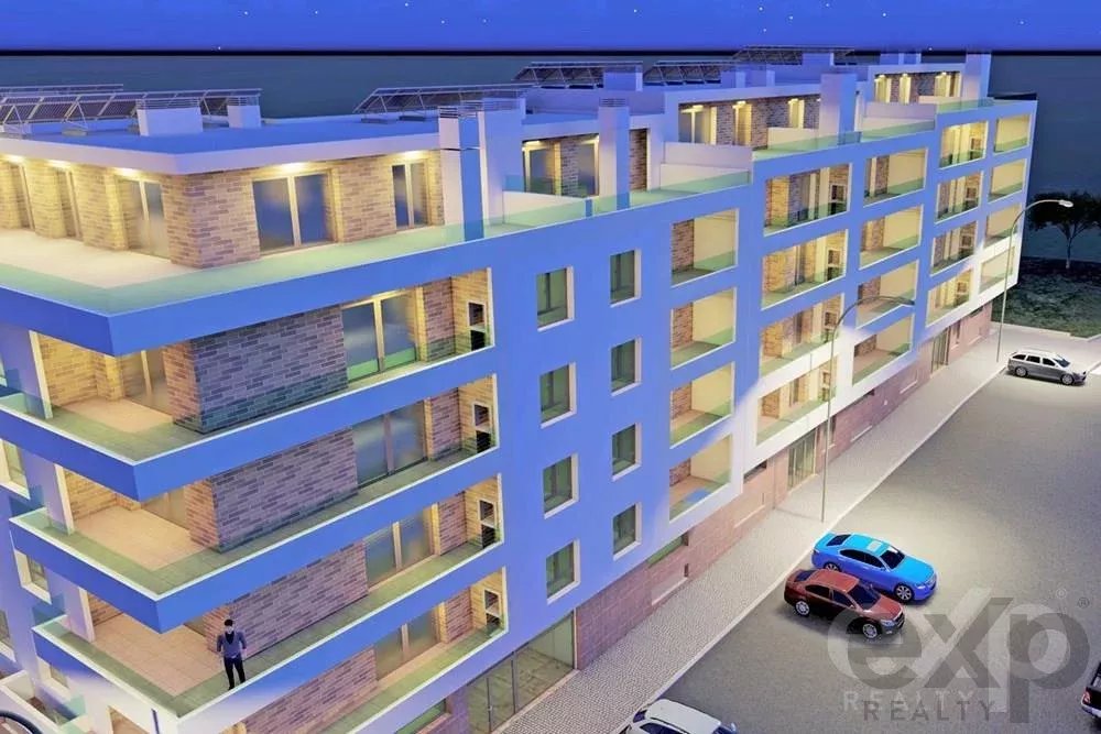 Apartamento Moderno com Elevador em Montijo