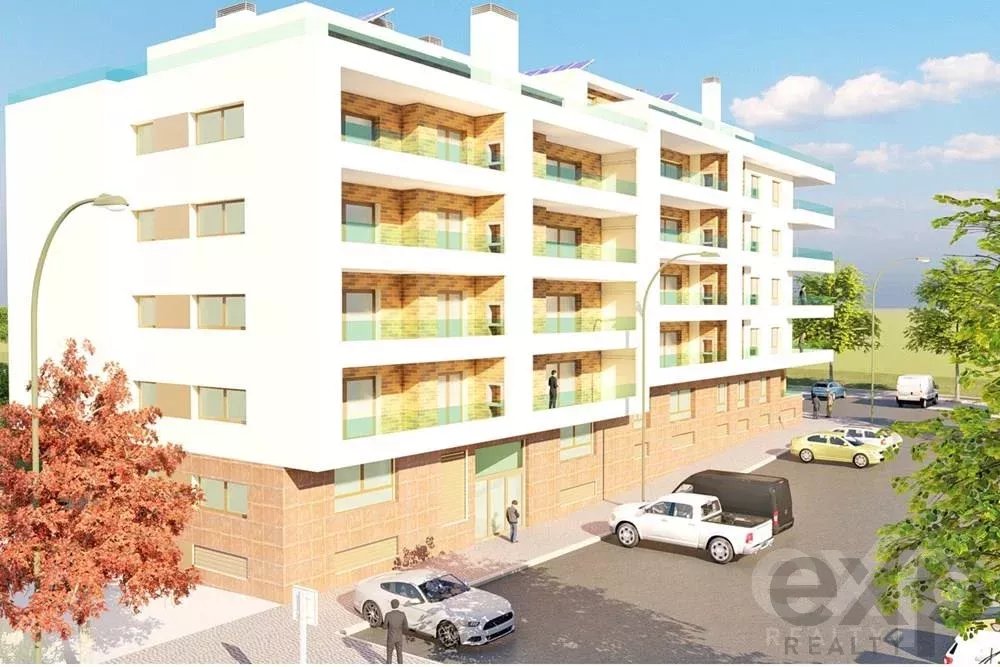 Apartamento Moderno com Elevador em Montijo