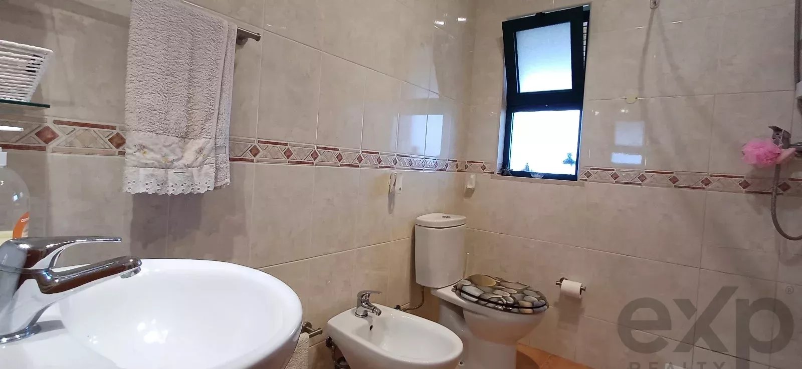 Moradia mista com espaço comercial de 150 m², T2 independente e terreno de 2600 m²,  a 3 km de Loulé, Algarve 85793665 image 40