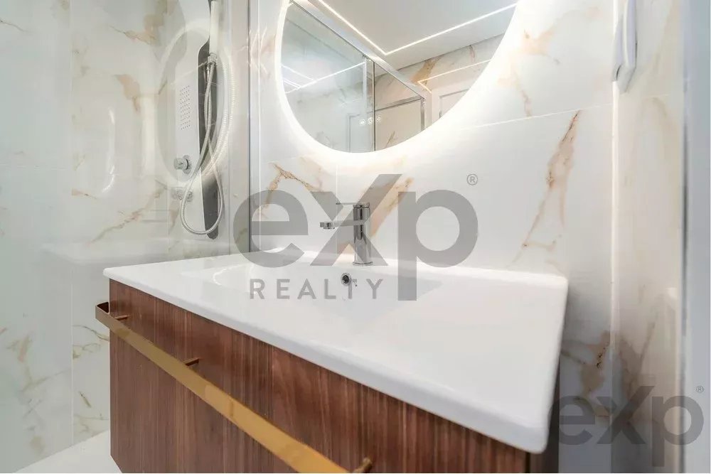 Sea‑Facing Two‑Bedroom Apartment 85948404 image 21