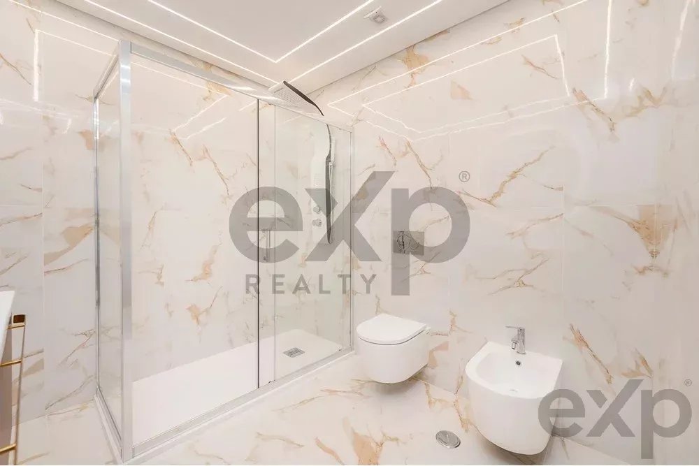 Sea‑Facing Two‑Bedroom Apartment 85948404 image 36